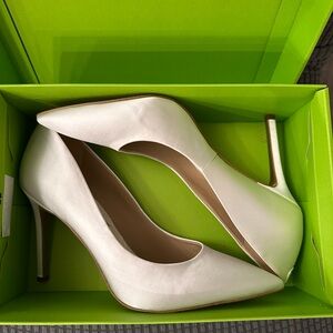 WHITE SATIN PUMPS -NWOT